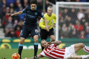 IM体育app-埃弗顿客场取胜诺维奇，连续两场不败表现稳定