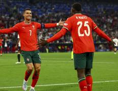 IM体育-多特蒙德逆转西班牙，C罗统治全场