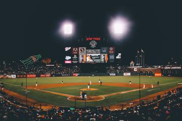 IM体育网页版登录入口-皮克化身关键先生，AC米兰连续得分战术完美压制那不勒斯