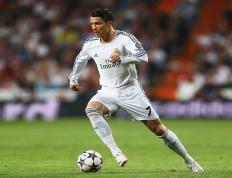 IM体育官方平台-三笘薰一锤定音，利物浦提前终结悬念，佛罗伦萨梦碎欧联杯