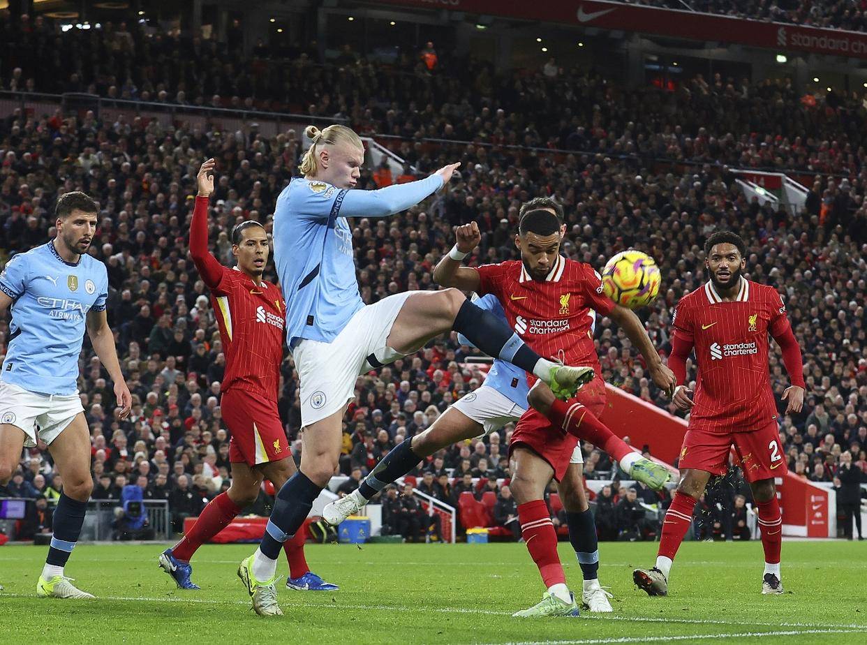 IM体育注册链接-曼联主场惜败，利物浦逆转击败对手，英超争冠格局仍未确定的简单介绍