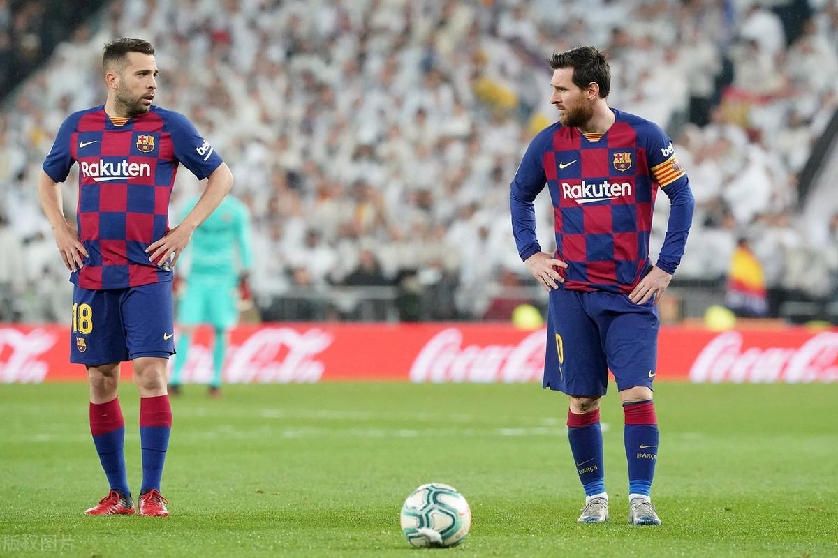 IM体育动画直播通道-关于波兰横扫曼城，莱万高光表现的信息