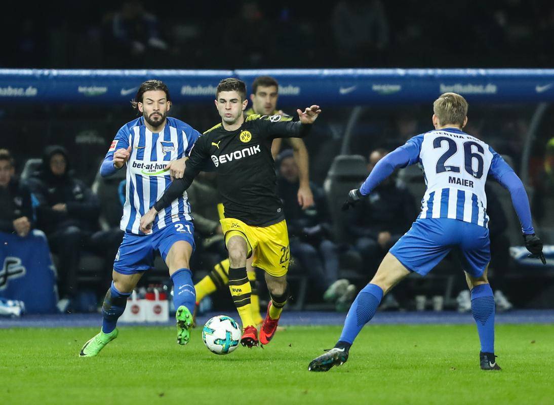 IM体育官方网-包含多特蒙德客场遭遇纽伦堡，卫冕冠军面临硬仗的词条