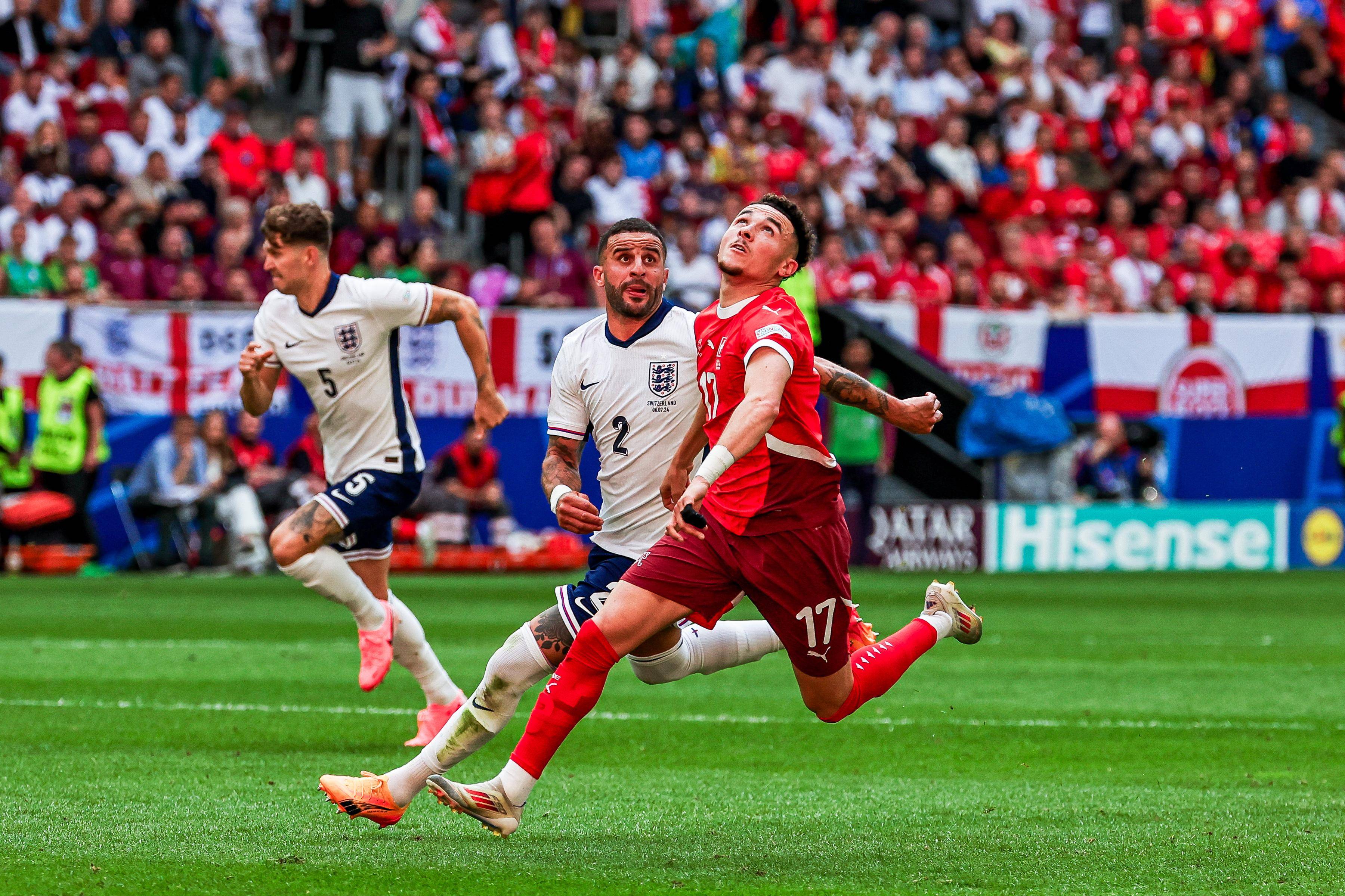 IM体育官网-包含英格兰防守稳固,主场大胜锁定前四的词条