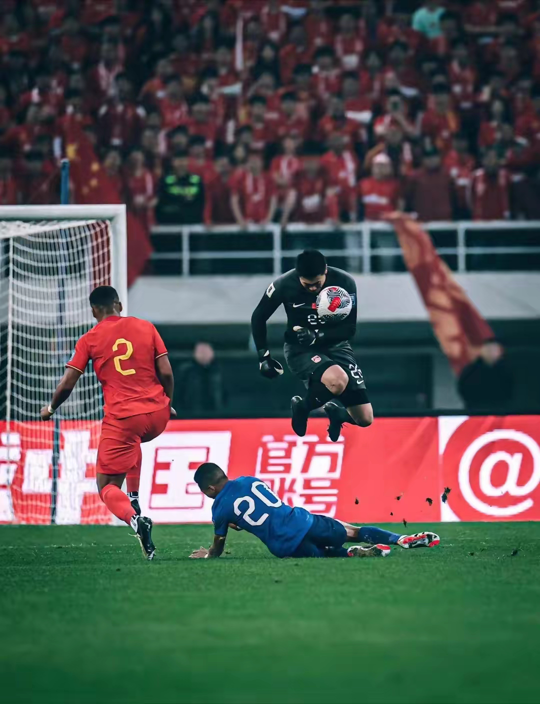 IM体育在线注册-关于佛罗伦萨球迷欢呼雀跃，欧战希望再添一线的信息