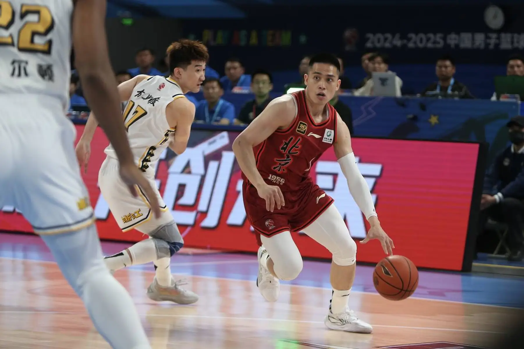 IM体育注册链接-北京队力克福建队，浓眉哥带队取胜