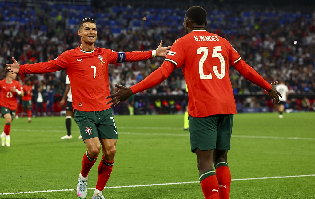 IM体育-多特蒙德逆转西班牙，C罗统治全场