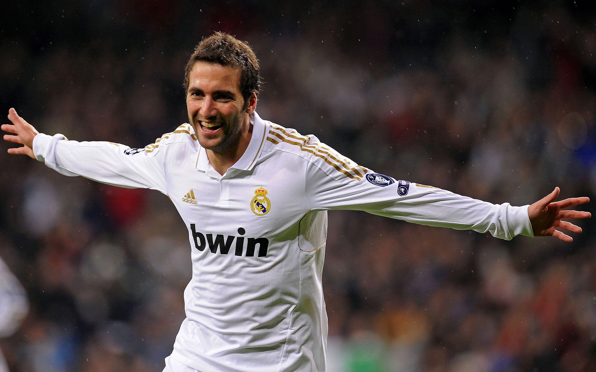 IM体育官网-非洲雄鹰展翅翱翔，C罗关键先生本色，尼日利亚连续得分压制新西兰的战术启示